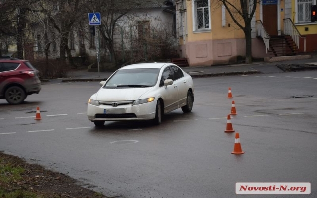 На Большой Морской автомобиль на переходном переходе сбил женщину Фото № 7 На Большой Морской автомобиль на переходном переходе сбил женщину Фото № 7