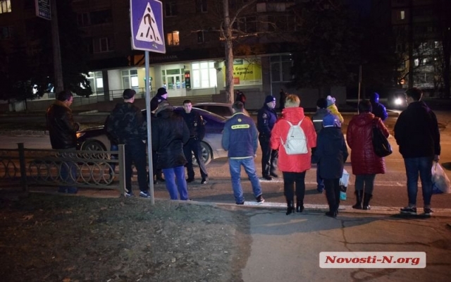 На Центральном проспекте иномарка на нерегулируемом переходе сбила мужчину Фото № 2 На Центральном проспекте иномарка на нерегулируемом переходе сбила мужчину Фото № 2