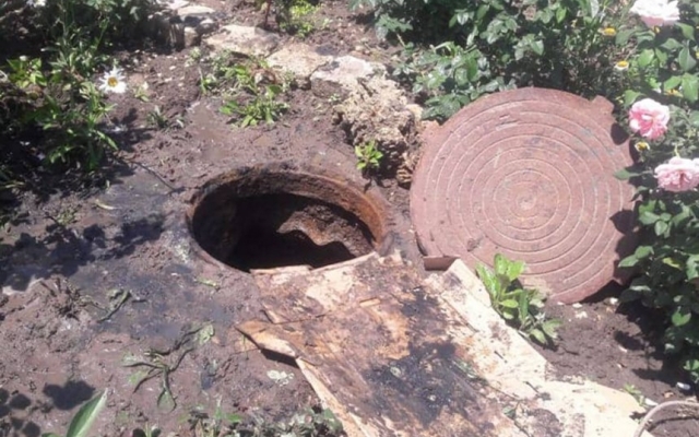 В Новой Одессе мужчина случайно оказался в выгребной яме, на помощь пришли спасатели Фото № 1 В Новой Одессе мужчина случайно оказался в выгребной яме, на помощь пришли спасатели Фото № 1