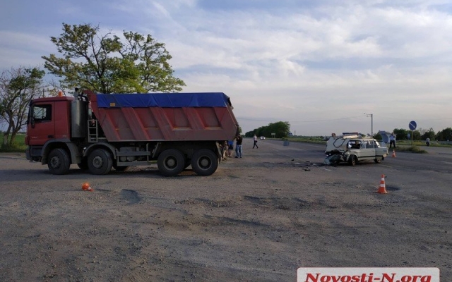 На трассе под Николаевом произошла жуткая авария, есть серьезно пострадавшие Фото № 10 На трассе под Николаевом произошла жуткая авария, есть серьезно пострадавшие Фото № 10
