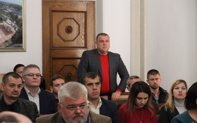 Мэр Николаева Александр Сенкевич требует навести порядок с опасшими листьями Фото № 0 Мэр Николаева Александр Сенкевич требует навести порядок с опасшими листьями Фото № 0