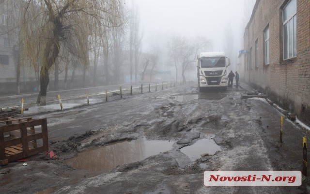Улица Новозаводская снова заблокирована и большегрузы следуют по Космонавтов Фото № 0 Улица Новозаводская снова заблокирована и большегрузы следуют по Космонавтов Фото № 0