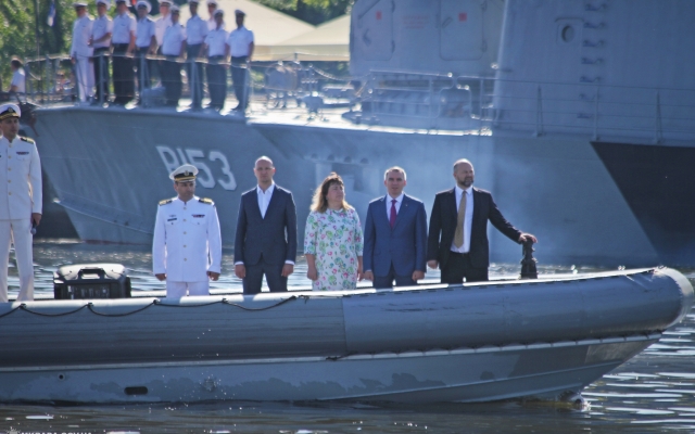 В Николаеве отмечают День Военно-Морских Сил Вооруженных Сил Украины Фото № 17 В Николаеве отмечают День Военно-Морских Сил Вооруженных Сил Украины Фото № 17