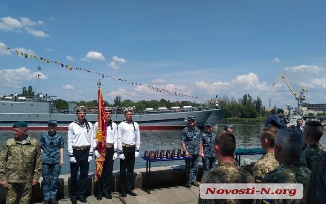 В Николаеве Президент Украины Петр Порошенко принял участие в торжествах, посвящённых 100-летию морской пехоты Украины Фото № 2 В Николаеве Президент Украины Петр Порошенко принял участие в торжествах, посвящённых 100-летию морской пехоты Украины Фото № 2