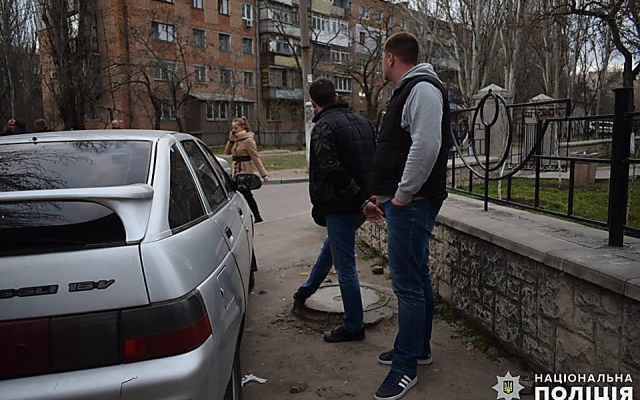 В Николаеве задержали воров-сканеристов авто Фото № 7 В Николаеве задержали воров-сканеристов авто Фото № 7
