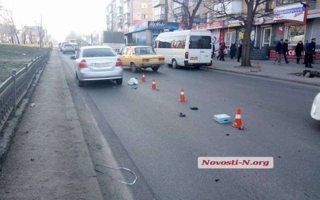 На Центральном проспекте под колесами автомобиля оказалась пожилая женщина Фото № 5 На Центральном проспекте под колесами автомобиля оказалась пожилая женщина Фото № 5
