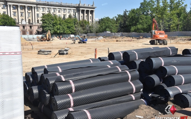 В Николаеве полным ходом идет реконструкция Соборной площади Фото № 8 В Николаеве полным ходом идет реконструкция Соборной площади Фото № 8