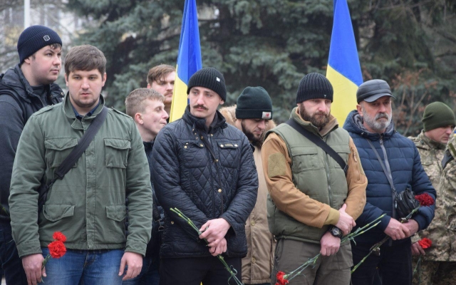 В День украинского добровольца жители Николаева почтили память борцов за независимость страны Фото № 5 В День украинского добровольца жители Николаева почтили память борцов за независимость страны Фото № 5