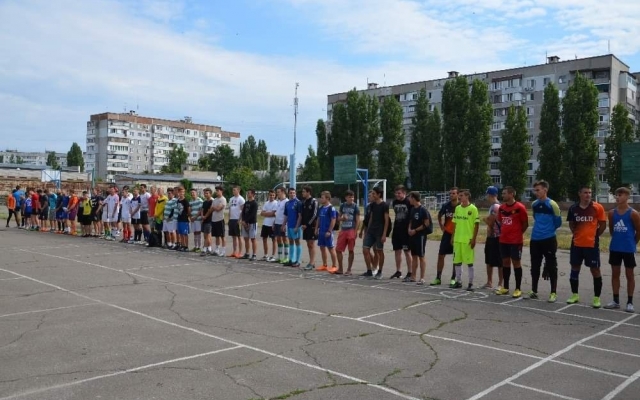 В Николаеве прошел масштабный турнир «Кубок Заводского района по уличному футболу» Фото № 1 В Николаеве прошел масштабный турнир «Кубок Заводского района по уличному футболу» Фото № 1
