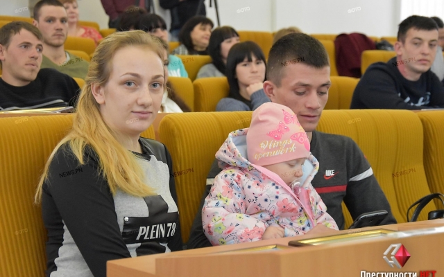 В Николаеве детям-сиротам и детям, лишенных родительской опеки, вручили сертификаты на квартиры Фото № 9 В Николаеве детям-сиротам и детям, лишенных родительской опеки, вручили сертификаты на квартиры Фото № 9
