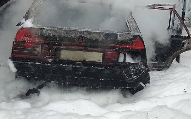 В Очакове во время сварочных работах загорелся автомобиль Оpel Ascona Фото № 4 В Очакове во время сварочных работах загорелся автомобиль Оpel Ascona Фото № 4