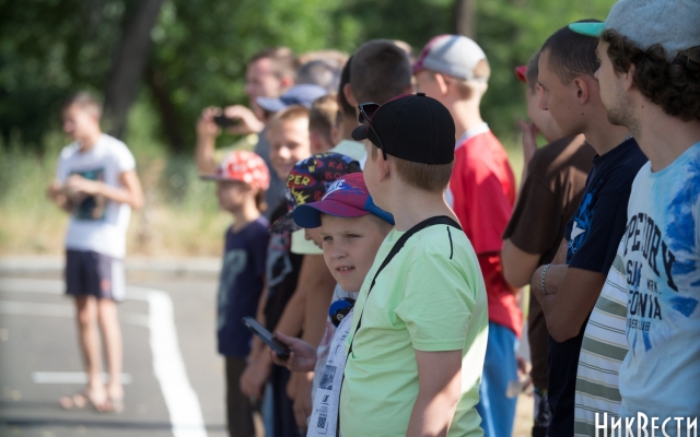 В Николаеве проходит Чемпионат Украины по автомодельному спорту Фото № 7 В Николаеве проходит Чемпионат Украины по автомодельному спорту Фото № 7