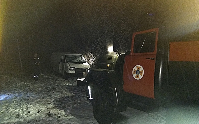 В Николаевской области автомобиль с двумя детьми в салоне вылетел в кювет (фото) В Николаевской области автомобиль с двумя детьми в салоне вылетел в кювет (фото)