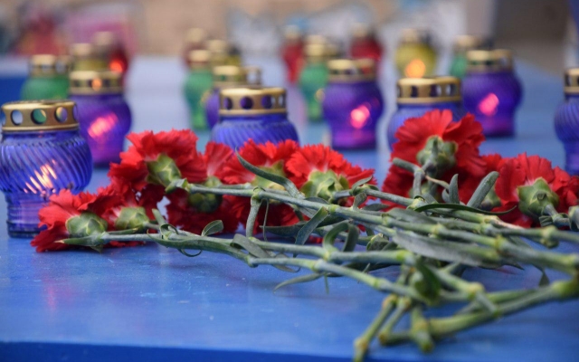 В День украинского добровольца жители Николаева почтили память борцов за независимость страны Фото № 9 В День украинского добровольца жители Николаева почтили память борцов за независимость страны Фото № 9