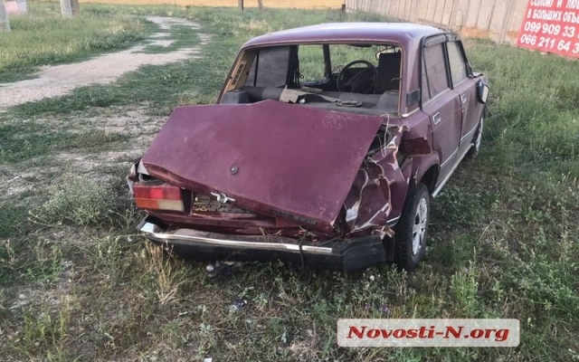В Николаевской области на трассе автомобиль вылетел в кювет и дважды перевернулась, серьезно пострадал водитель Фото № 1 В Николаевской области на трассе автомобиль вылетел в кювет и дважды перевернулась, серьезно пострадал водитель Фото № 1