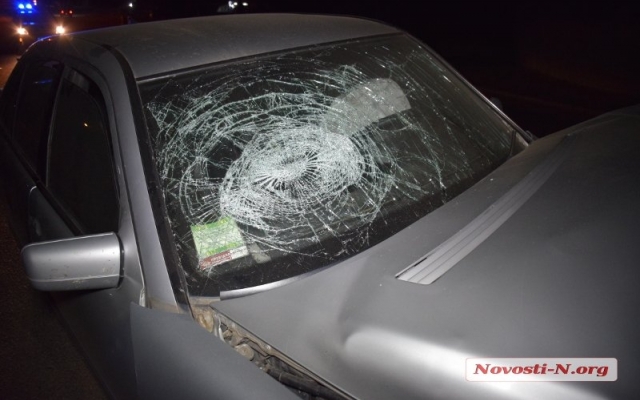 Авария на выезде из Николаева: автомобиль врезался в опору железнодорожного моста, есть пострадавшие Фото № 5 Авария на выезде из Николаева: автомобиль врезался в опору железнодорожного моста, есть пострадавшие Фото № 5