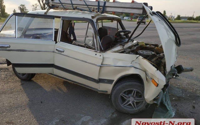 На трассе под Николаевом произошла жуткая авария, есть серьезно пострадавшие Фото № 1 На трассе под Николаевом произошла жуткая авария, есть серьезно пострадавшие Фото № 1