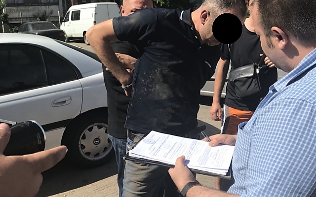 В Николаеве правоохранитель организовал преступную банду «домушников» Фото № 1 В Николаеве правоохранитель организовал преступную банду «домушников» Фото № 1