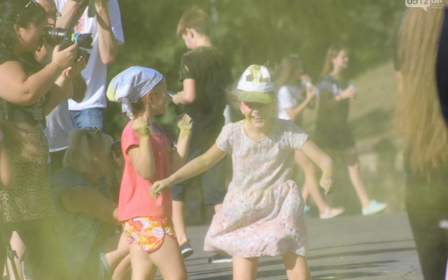 На Ингульском спуске состоялся мега красочный Holi Fest Фото № 12 На Ингульском спуске состоялся мега красочный Holi Fest Фото № 12