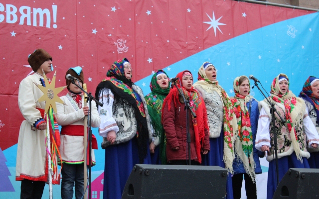 В Николаеве колядками, щедривками и шутками завершили праздничный фестиваль зимних развлечений Фото № 11 В Николаеве колядками, щедривками и шутками завершили праздничный фестиваль зимних развлечений Фото № 11