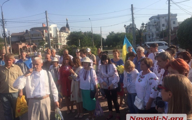 В Николаеве состоялся традиционный марш вышиванок Фото № 2 В Николаеве состоялся традиционный марш вышиванок Фото № 2