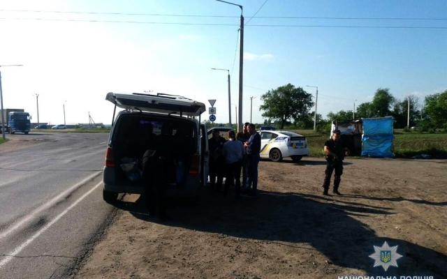 В Николаевской области действует план «Сирена», полиция разыскивает грабителей ювелирного магазина в Херсоне Фото № 0 В Николаевской области действует план «Сирена», полиция разыскивает грабителей ювелирного магазина в Херсоне Фото № 0