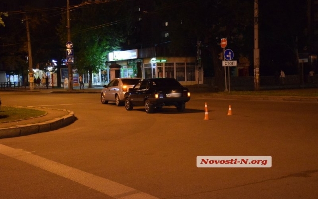 Авария на Центральном проспекте: автомобиль «ВАЗ» догнал и врезался в Opel Vectra Фото № 0 Авария на Центральном проспекте: автомобиль «ВАЗ» догнал и врезался в Opel Vectra Фото № 0