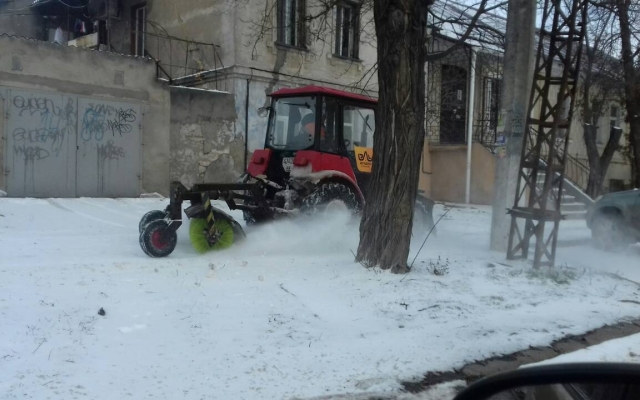 В Николаеве ликвидируют последствия непогоды Фото № 1 В Николаеве ликвидируют последствия непогоды Фото № 1