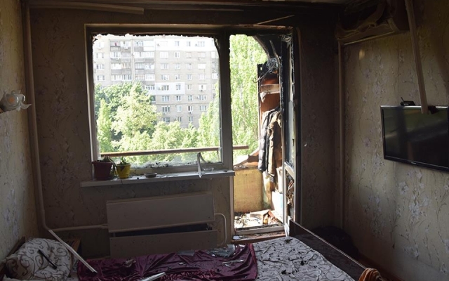 На Центральном проспекте загорелся балкон многоэтажного жилого дома, есть пострадавшие Фото № 4 На Центральном проспекте загорелся балкон многоэтажного жилого дома, есть пострадавшие Фото № 4