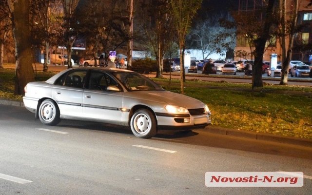 На Центральном проспекте пьяный пешеход угодил под колеса автомобиля Фото № 4 На Центральном проспекте пьяный пешеход угодил под колеса автомобиля Фото № 4