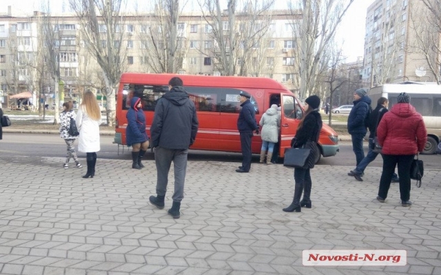 В Николаеве бастуют водители маршруток, из удаленных районов города добраться в центр проблематично Фото № 0 В Николаеве бастуют водители маршруток, из удаленных районов города добраться в центр проблематично Фото № 0