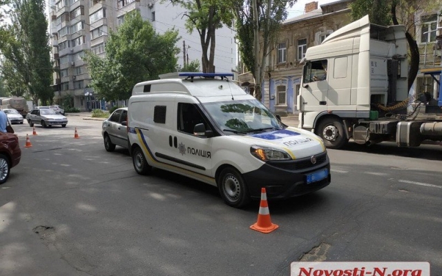 Конвойный автомобиль, попавший утром в ДТП, перевозил подсудимого Богомяткова Фото № 3 Конвойный автомобиль, попавший утром в ДТП, перевозил подсудимого Богомяткова Фото № 3