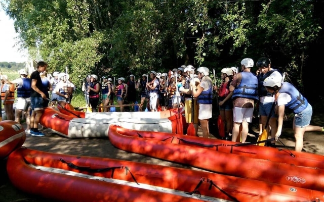 Сотрудники управления юстиции овладевали техникой водного слалома и играли в пейнтбол Фото № 1 Сотрудники управления юстиции овладевали техникой водного слалома и играли в пейнтбол Фото № 1