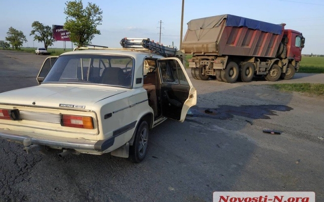 На трассе под Николаевом произошла жуткая авария, есть серьезно пострадавшие Фото № 7 На трассе под Николаевом произошла жуткая авария, есть серьезно пострадавшие Фото № 7