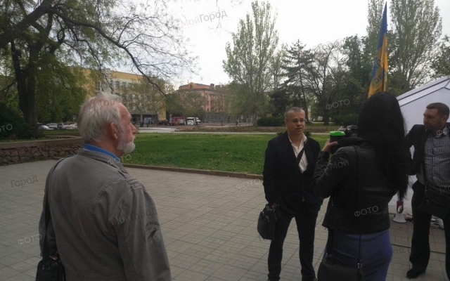 В Николаеве сторонники Михеила Саакашвили в очередной раз требуют отставки Президента Украины Петра Порошенко Фото № 2 В Николаеве сторонники Михеила Саакашвили в очередной раз требуют отставки Президента Украины Петра Порошенко Фото № 2