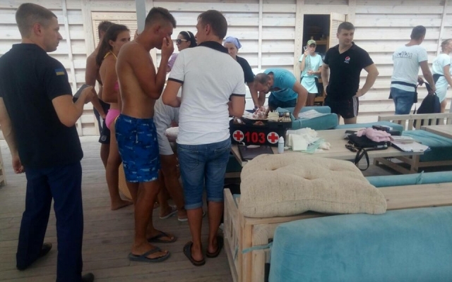 В Коблевской курортной зоне загорелись торговые ряды, есть пострадавшие Фото № 7 В Коблевской курортной зоне загорелись торговые ряды, есть пострадавшие Фото № 7