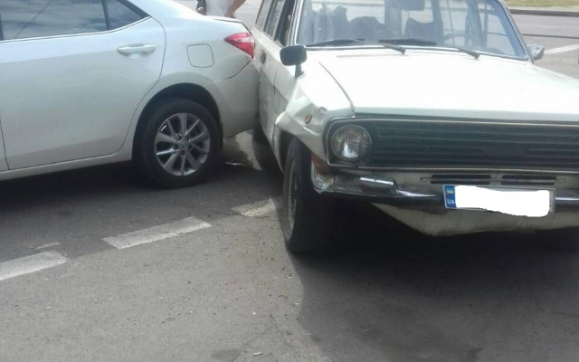 На Космонавтов авария без пострадавших, автомобили - с механическими повреждениями Фото № 0 На Космонавтов авария без пострадавших, автомобили - с механическими повреждениями Фото № 0