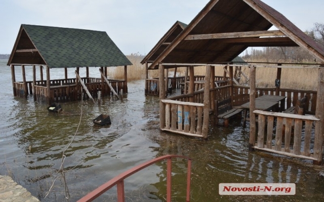 В Николаеве в реках Южный Буг и Ингул почти на метр поднялся уровень воды Фото № 0 В Николаеве в реках Южный Буг и Ингул почти на метр поднялся уровень воды Фото № 0