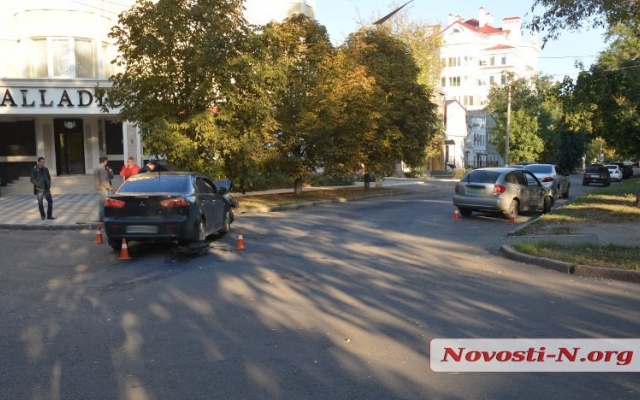 В центре Николаева произошло ДТП при участии автомобилей «Мицубиси» протаранил «Киа» Фото № 5 В центре Николаева произошло ДТП при участии автомобилей «Мицубиси» протаранил «Киа» Фото № 5
