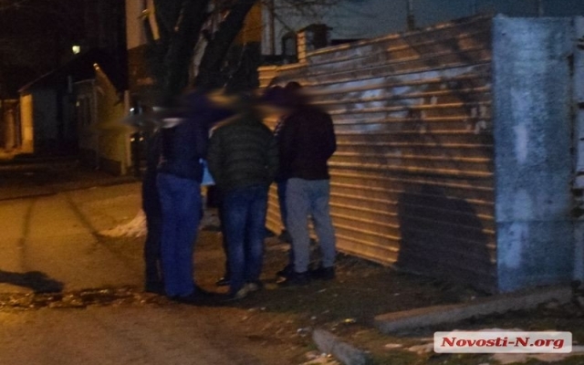 В Николаеве на взятке попался офицер полиции Фото № 3 В Николаеве на взятке попался офицер полиции Фото № 3