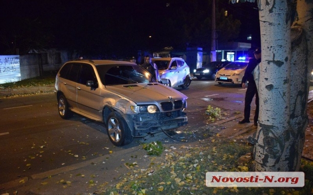 На Центральном проспекте пьяный водитель на автомобиле с еврономерами на большой скорости врезался в иномарку Фото № 6 На Центральном проспекте пьяный водитель на автомобиле с еврономерами на большой скорости врезался в иномарку Фото № 6