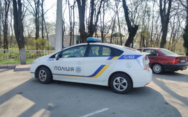 На Героев Украины на ходу у автомобиля «ВАЗ-2106» отлетело колесо Фото № 4 На Героев Украины на ходу у автомобиля «ВАЗ-2106» отлетело колесо Фото № 4