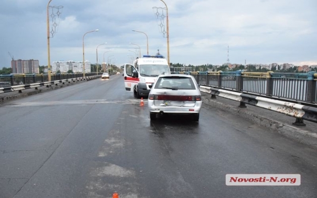 На Варваровском мосту произошла авария, пострадал 10-летний ребенок Фото № 2 На Варваровском мосту произошла авария, пострадал 10-летний ребенок Фото № 2