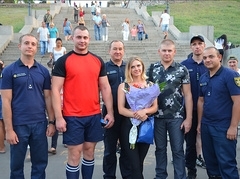 В Николаеве спасатели выиграли соревнования по подъему на лестницу на БАМе со штангой на плечах Фото № 2 В Николаеве спасатели выиграли соревнования по подъему на лестницу на БАМе со штангой на плечах Фото № 2