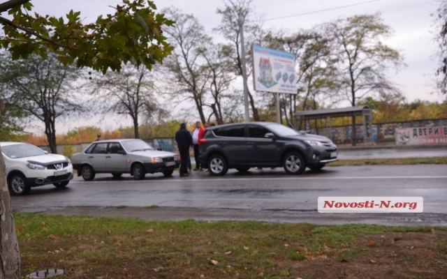 ДТП на Богоявленском проспекте при участии автомобилей ВАЗ 21099 и Toyota RAV4 Фото № 2 ДТП на Богоявленском проспекте при участии автомобилей ВАЗ 21099 и Toyota RAV4 Фото № 2