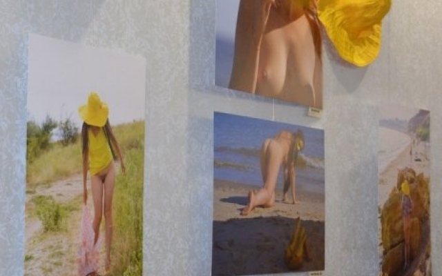 В кинотеатре «Родина» николаевские фотографы устроили провокацию в стиле «Ню» Фото № 23 В кинотеатре «Родина» николаевские фотографы устроили провокацию в стиле «Ню» Фото № 23