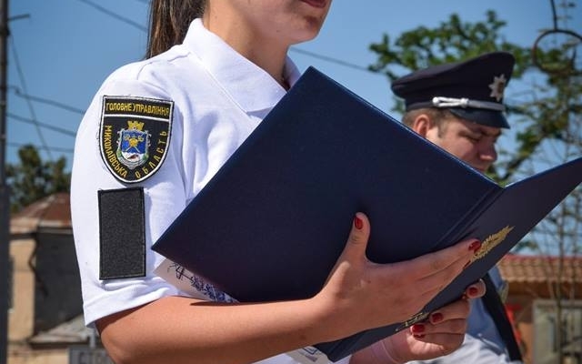 Возле Памятника Героям Небесной Сотни новоиспеченные полицейские присягнули на верность украинскому народу Фото № 11 Возле Памятника Героям Небесной Сотни новоиспеченные полицейские присягнули на верность украинскому народу Фото № 11