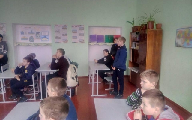 Школьников учили противостоять физическому и моральному насилию Фото № 1 Школьников учили противостоять физическому и моральному насилию Фото № 1
