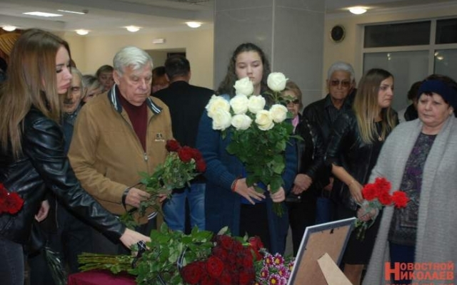 В Николаеве простились с зампредом горисполкома Иваном Бернаковым Фото № 1 В Николаеве простились с зампредом горисполкома Иваном Бернаковым Фото № 1