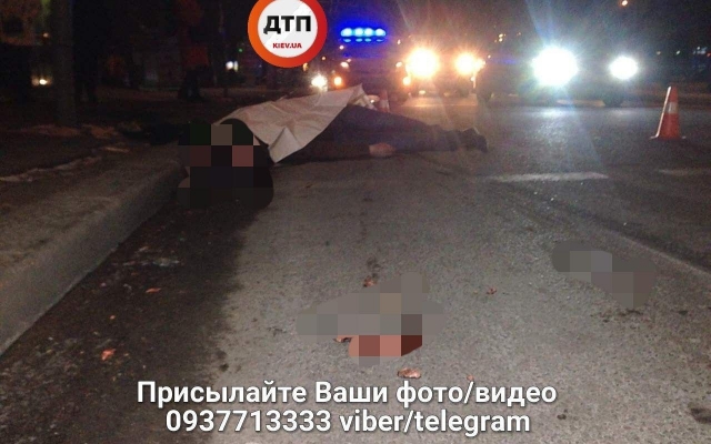 На 3-й Слободской маршрутка насмерть сбила пешехода (фото 18+) Фото № 2 На 3-й Слободской маршрутка насмерть сбила пешехода (фото 18+) Фото № 2